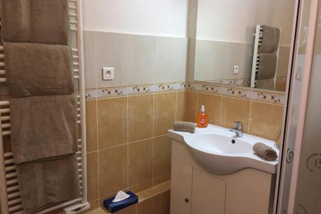 Charmant Appartement Bord De Mer, Plage Cagnes-sur-Mer Exterior foto